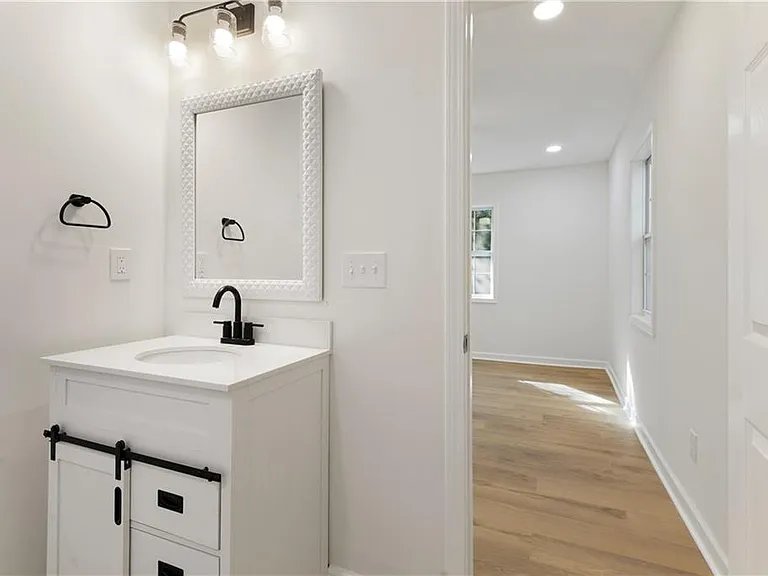 1015 Sims St SW — Photo 29