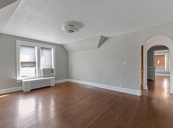 4th image of 7560 W Touhy Ave Floor 2