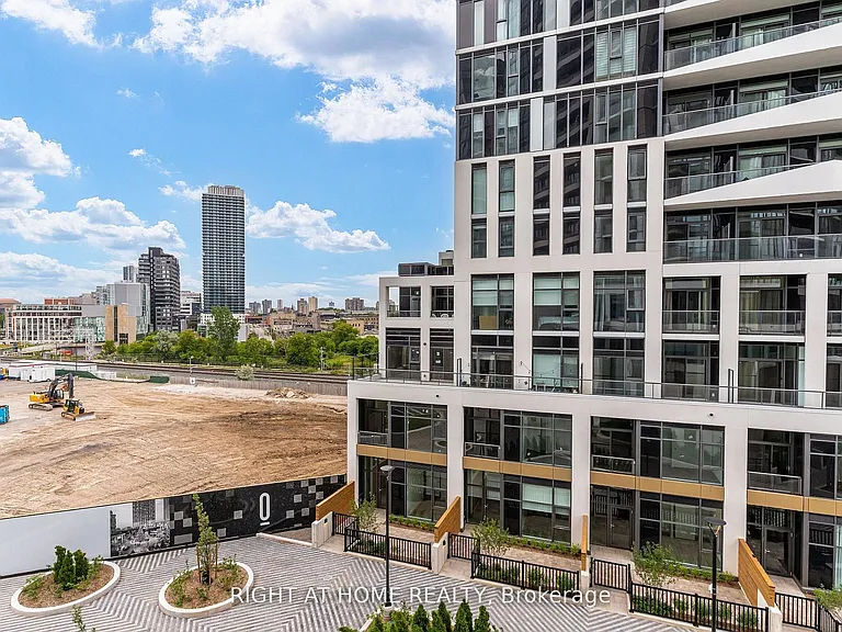 15 Wellington St S #301 — Photo 18