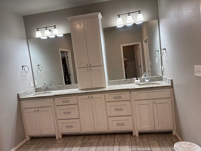 Master restroom his and her sinks