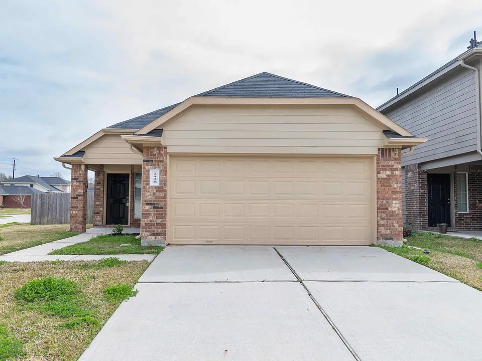 2438 W Werrington Way