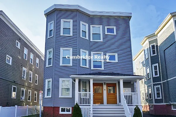 17 Ashland St #1T — Photo 13