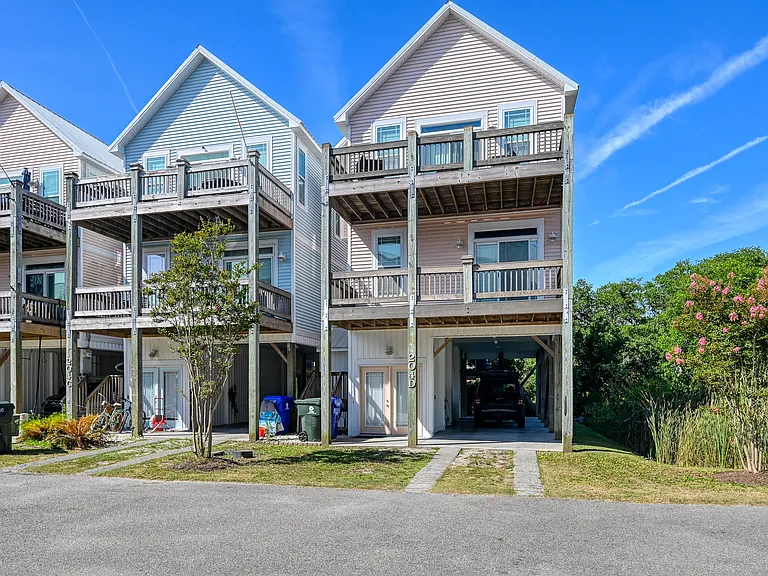 204 Mandalay D Ct — Photo 1