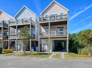 204 Mandalay D Ct, Surf City, NC 28445