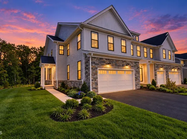 106 Mustang Dr, Manalapan, NJ 07726