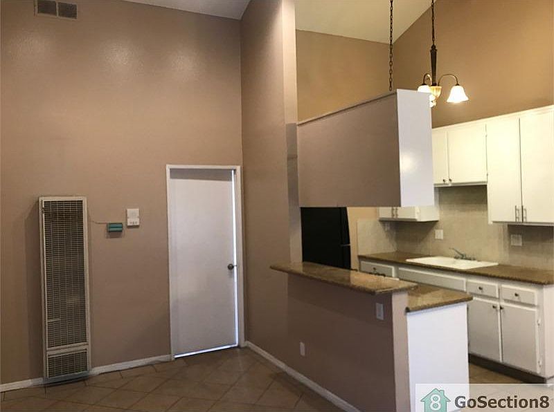 2nd image of 1025 Gaviota Ave APT 304