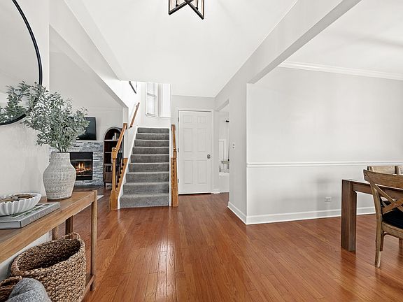 4th image of 1398 Newcastle Ct