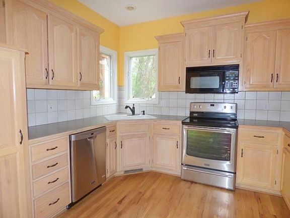 4th image of 606 Cottonwood Dr