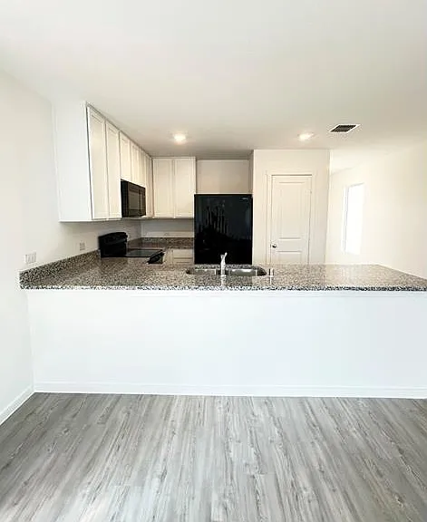 908 Grebe Dr — Photo 9