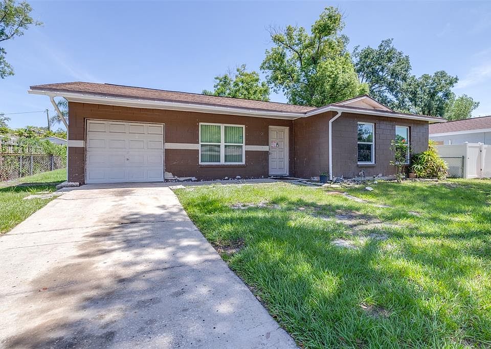 1st image of 911 W GASTON PLACE