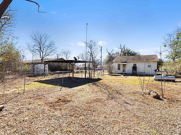 2nd image of 503 E Ash Dr