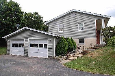 4th image of 20 Kenwood Dr