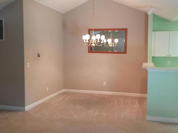 5th image of 371 Crescent Ct