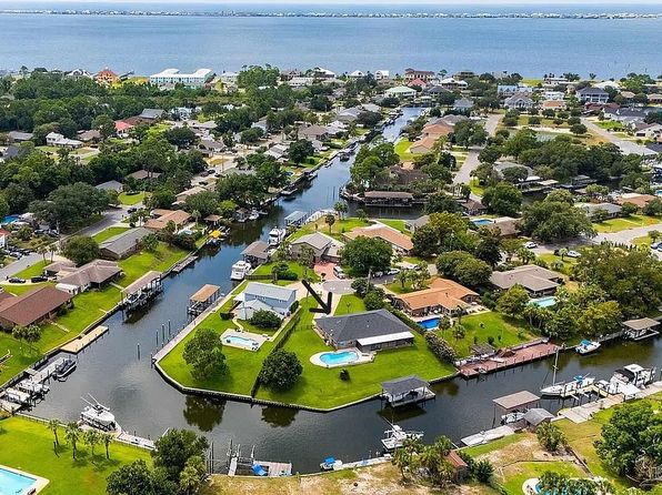 1047 Aquamarine Dr
