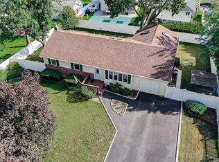 28 Highland Ave, Farmingville, NY 11738