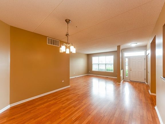 4th image of 1989 Crenshaw Cir #1989