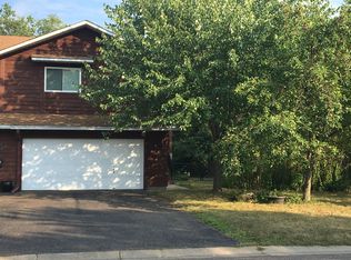 2285 Grange Ave N, Oakdale, MN 55128