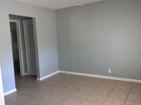 5th image of 402 S Palmway #402