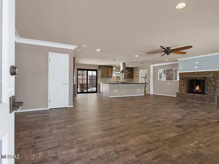 4312 E Bryn Mawr Rd — Photo 6