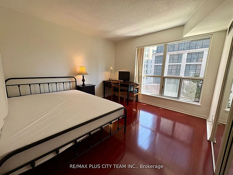 7 Carlton St #401 — Photo 7