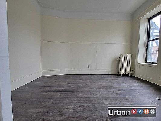 3rd image of 178 Bay 23 St #11
