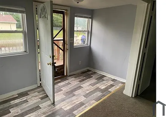 3 bed, $1,100 — Photo 3