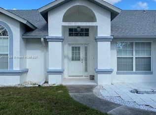 8281 N Pickinz Other City In The State, Dunnellon, FL 34433