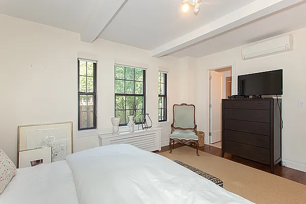 Sold by Brown Harris Stevens | media 28