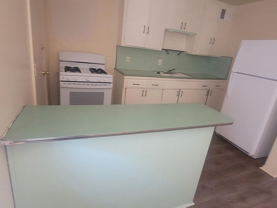 2nd image of 933 N Dodge Blvd #933