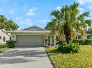 1326 Woodstock Dr, Palm Harbor, FL 34684