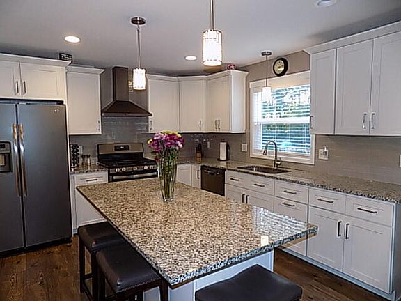 5th image of 6033 Marblehead Dr NE