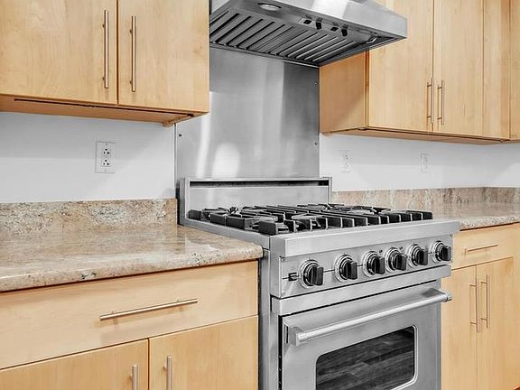 5th image of 300 N 3rd St #102
