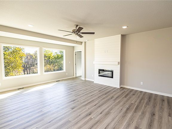 4th image of 2143 26th Ave SW