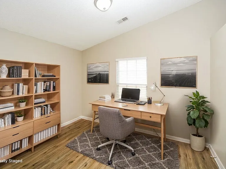 7203 Atterbury Cir E — Photo 15