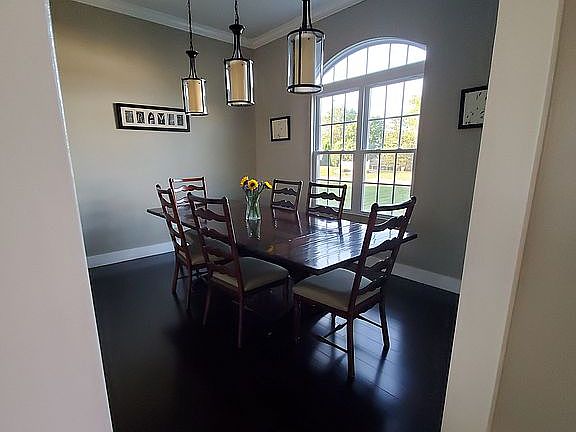 3rd image of 2309 Glendale Dr