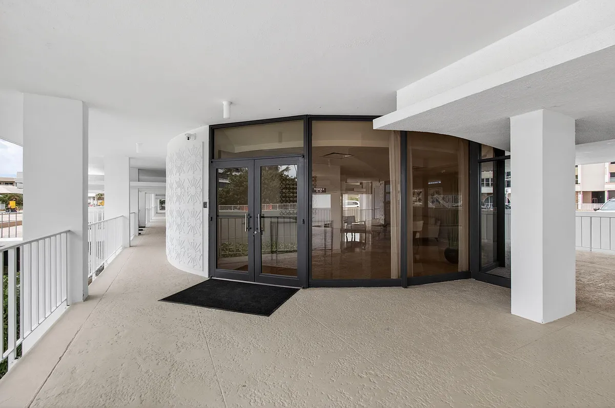 Building Photo - 1200 S Ocean Blvd #17C