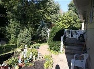 412 Golden Valley Dr, Saint Louis, MO 63129