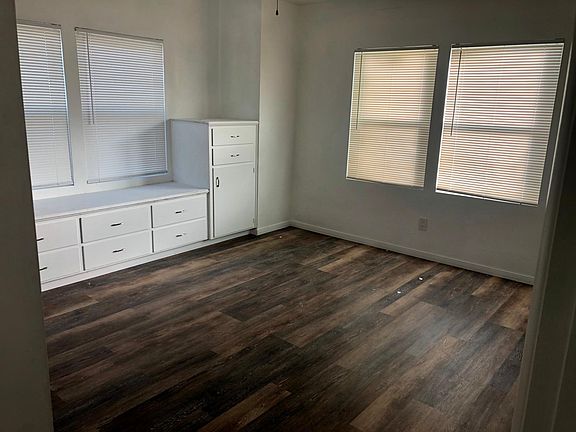 5th image of 391 E Evans St