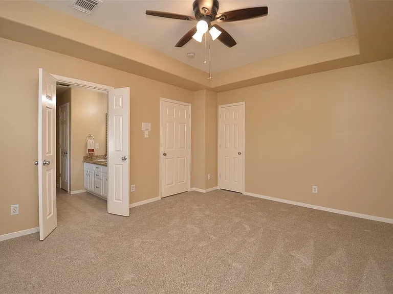 2911 Meadowglen Cv — Photo 37