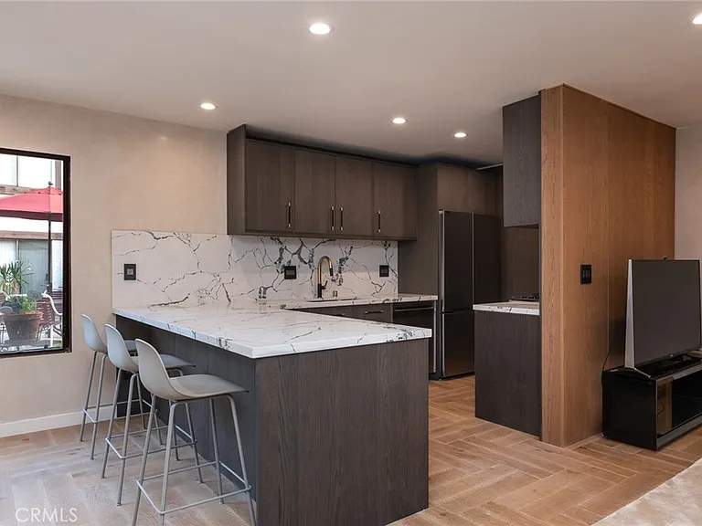 515 N Jackson St #102 — Photo 9