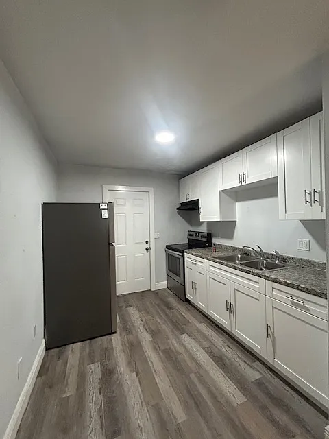 2 bed, 700 sqft, $1,600 — Photo 2