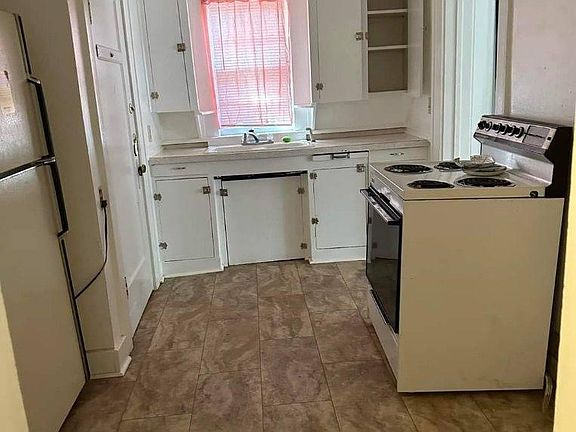 3rd image of 1911 S Jackson St APT B