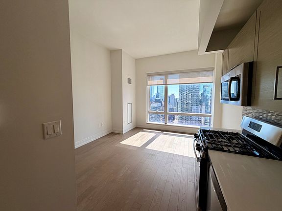 3rd image of 555 10th Ave APT 29C
