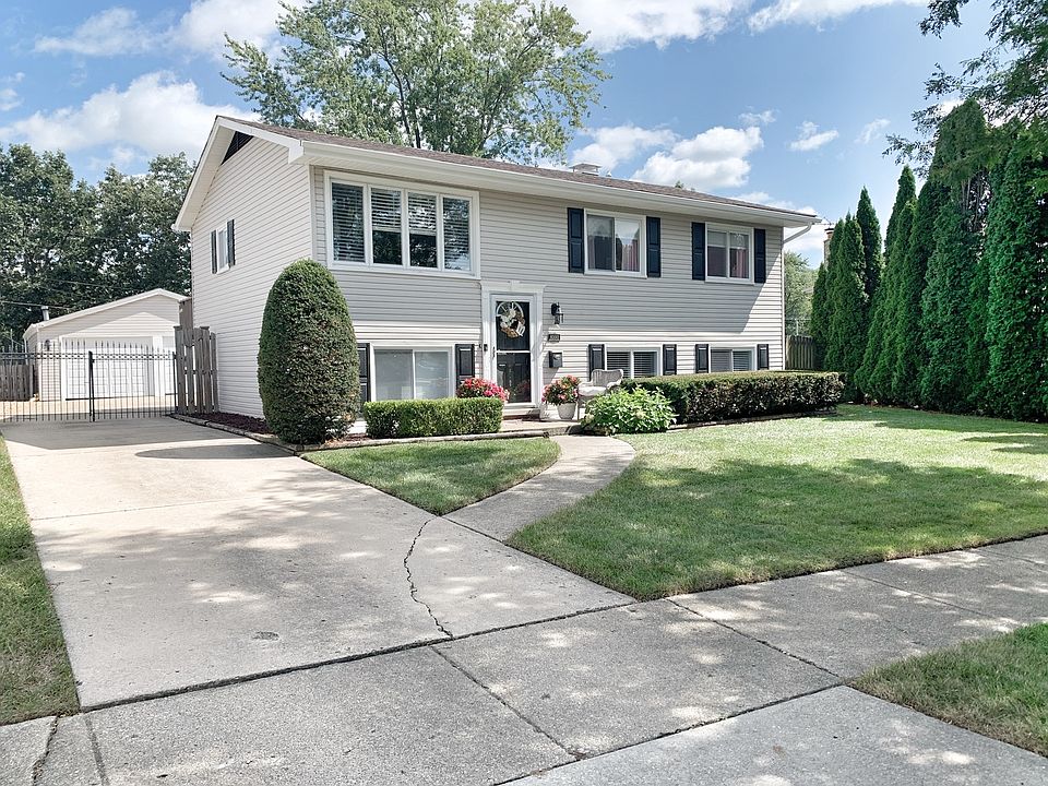 1st image of 16881 Sandy Ln