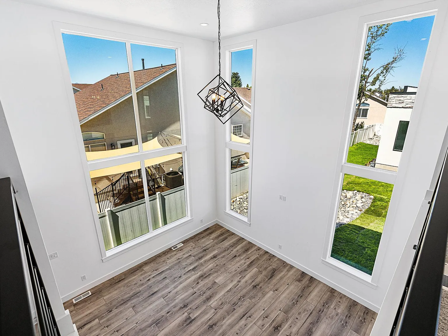 4 bed, 3.5 bath, 2800 sqft, $4,200 — Photo 4