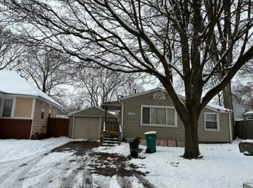 21411 Collingham Ave photo 1