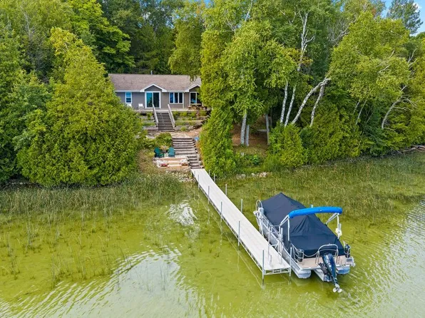 5526 Butts Rd, Sturgeon Bay, WI 54235