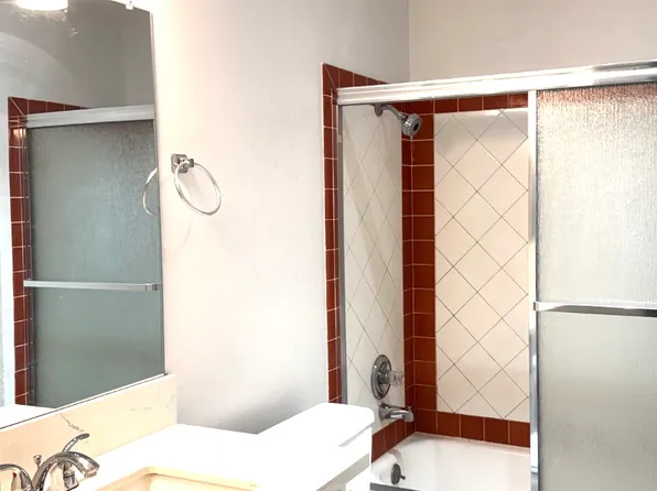 Crestwood Chalets Inc, 2222 Los Feliz Dr #C69d9172f, Thousand Oaks, CA 91362