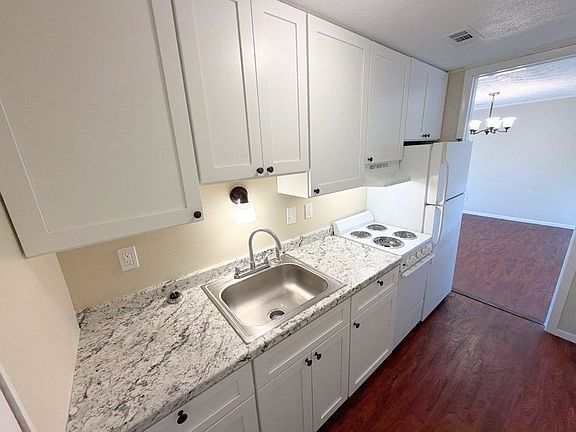 5th image of 507 Pine Valley Dr #E24