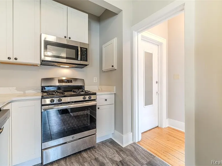 605 W Hudson Ave — Photo 3